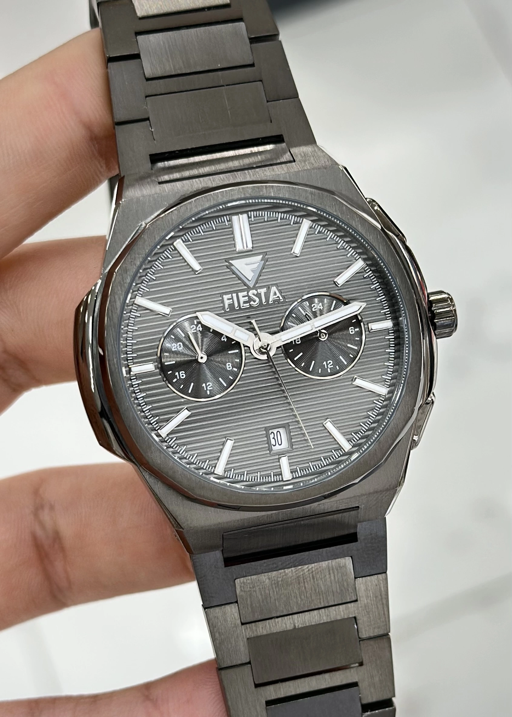 FİESTA FONKSİYONLU SİYAH KADRAN DAMAT SAATİ ÇELİK ORJİNAL 2 YIL GRANTİLİ SU GEÇİRMEZ RENK ATMAZ ERKEK KOL SAATİ