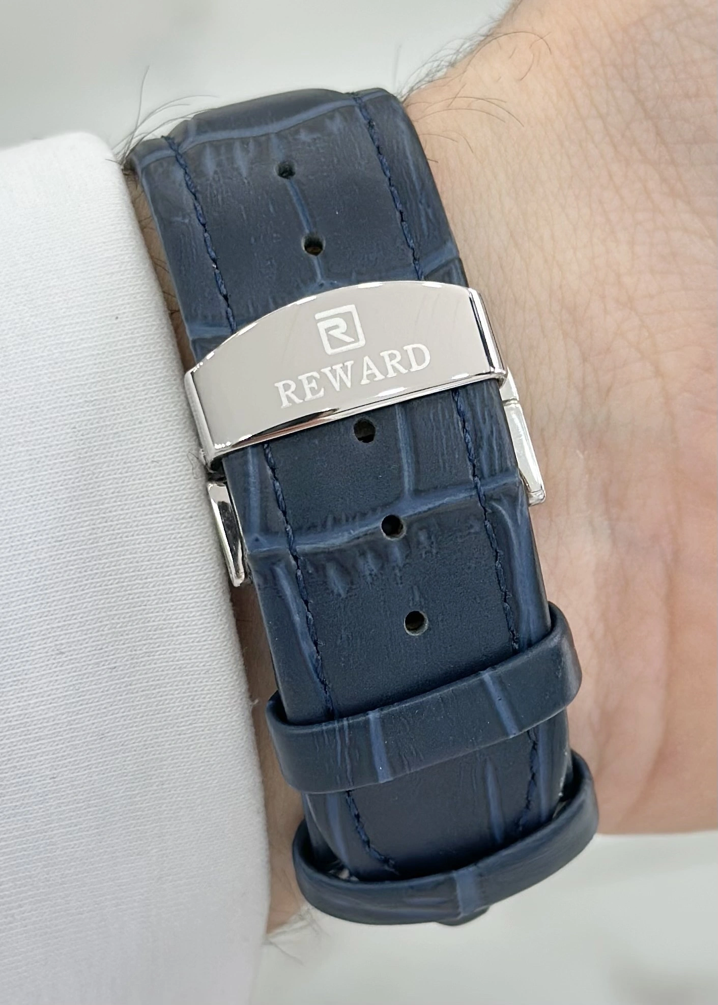 Reward Orijinal Fonksiyonlu Lacivert Deri Kordon Su Geçirmez Erkek Kol Saati ILK.7656