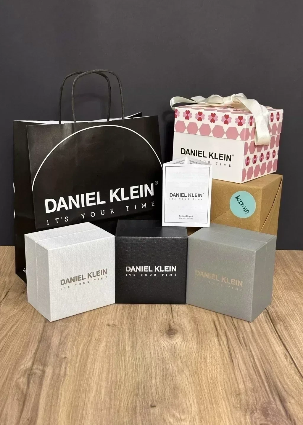 Daniel Klein Lacivert Kadran Fonksiyonlu Takvimli Özel Kutulu Çelik Kordon Renk Atma Yapmaz 30 Mt Suya Dayanıklı Erkek Kol Saati ILK10582-2