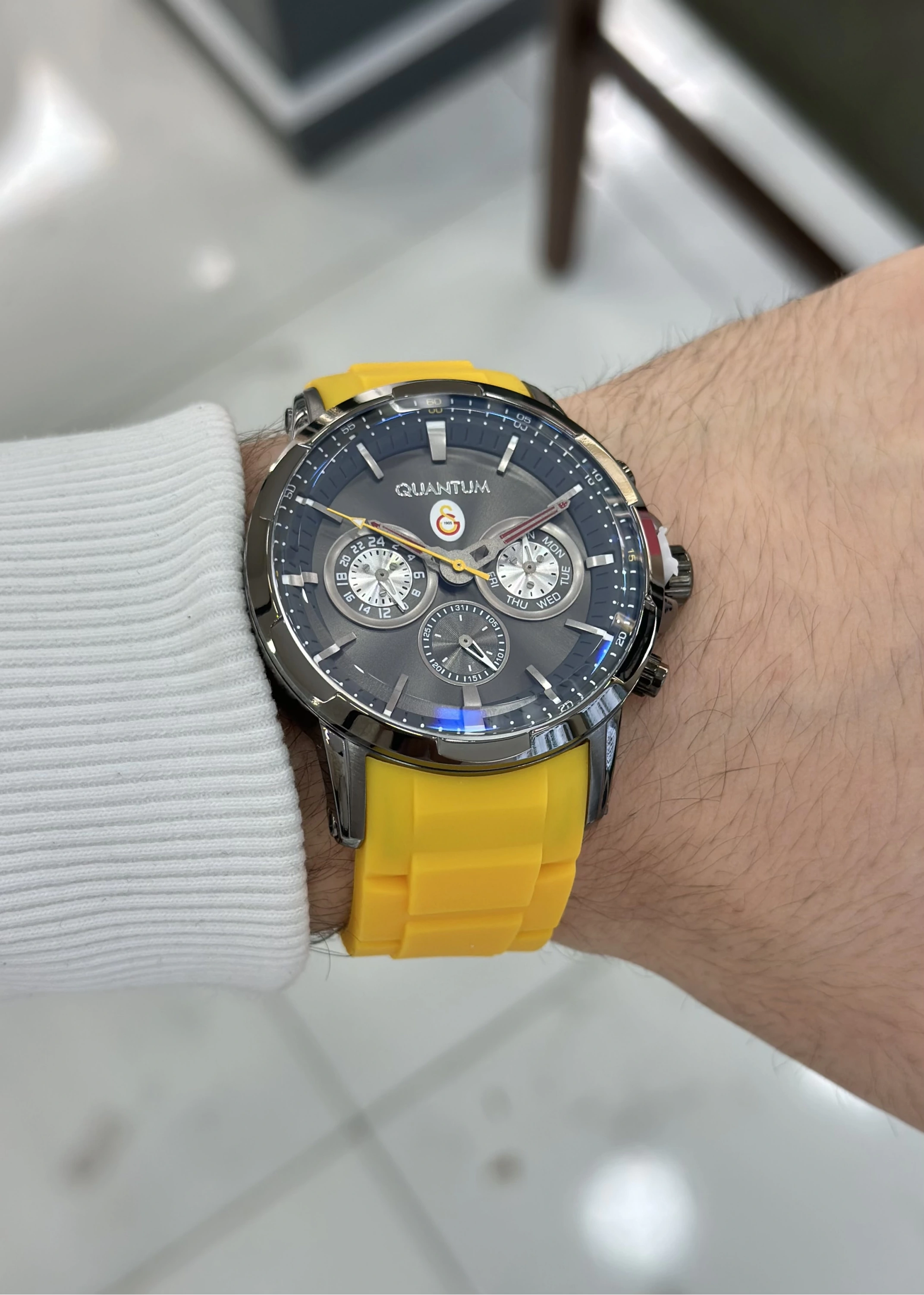 Qunatum Galatasaray Taraftar Kol Saati