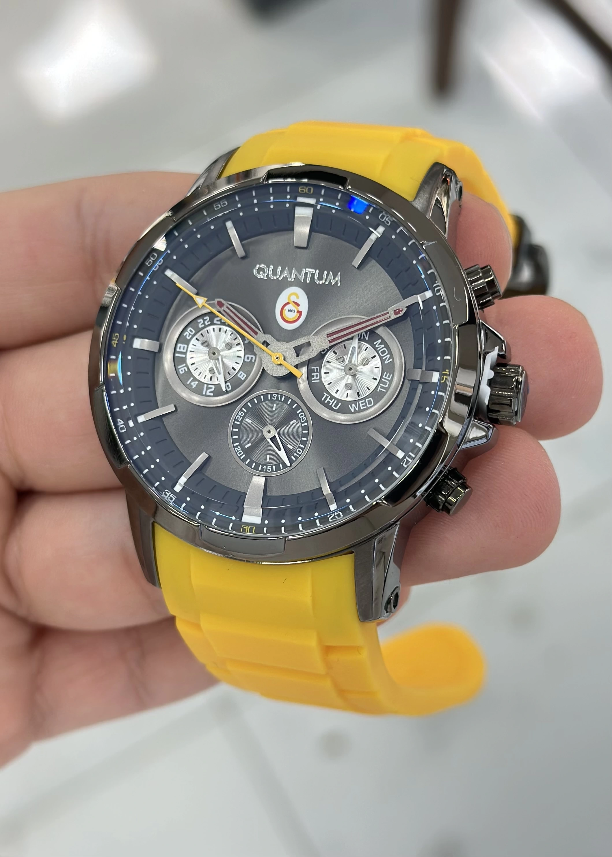 Qunatum Galatasaray Taraftar Kol Saati