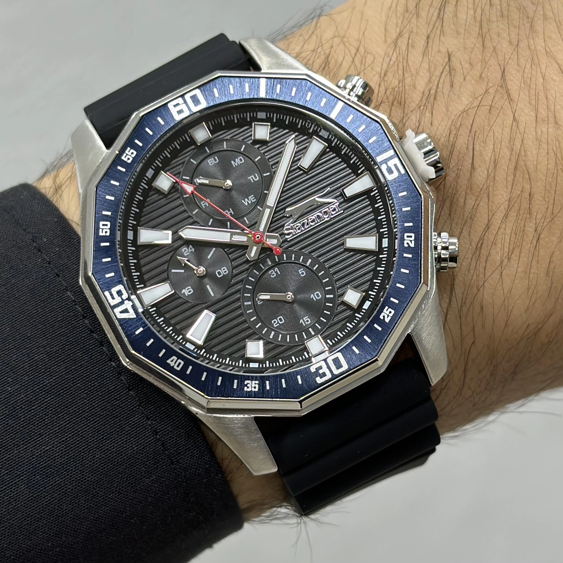 Slazenger Siyah Silikon Kordon Erkek Kol Saati