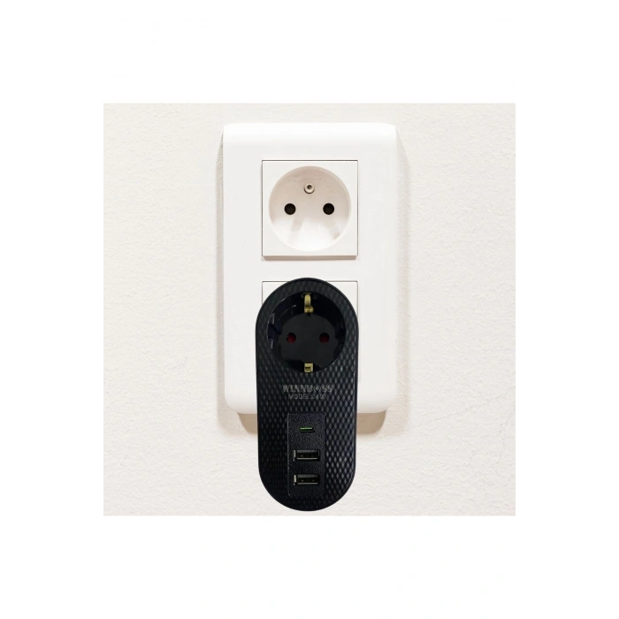 2 USB,1 TYPE-C Girişli 1'li Çocuk Korumalı,Isıya Karşı Dayanıklı 2500Watt Termal Akım Korum