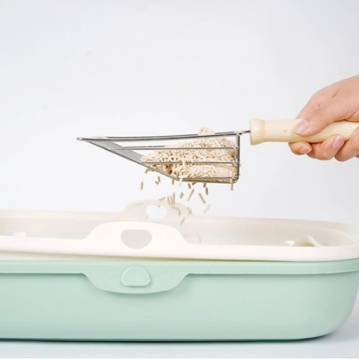 Ahşap Saplı Metal Kum Temizleme Küreği