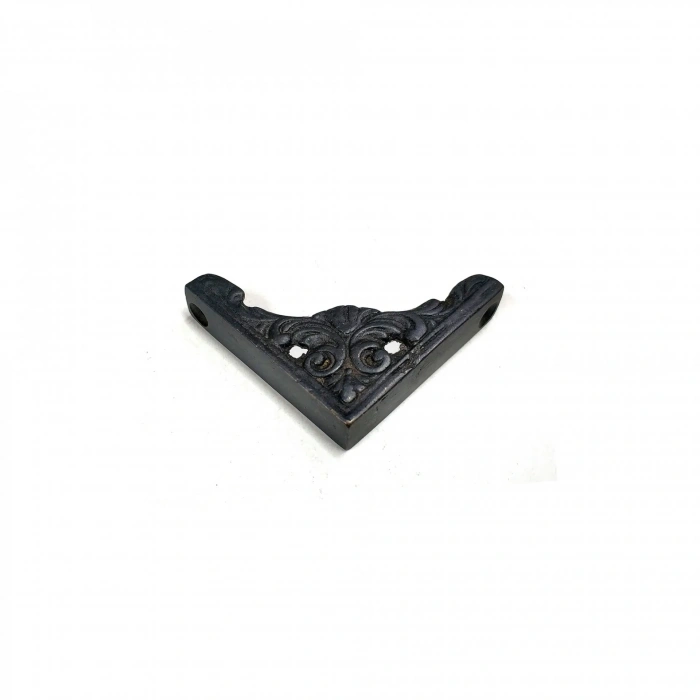 Antika Tarz Dekoratif Pirinç Köşe Süsü - 58x58 Mm, Oksit