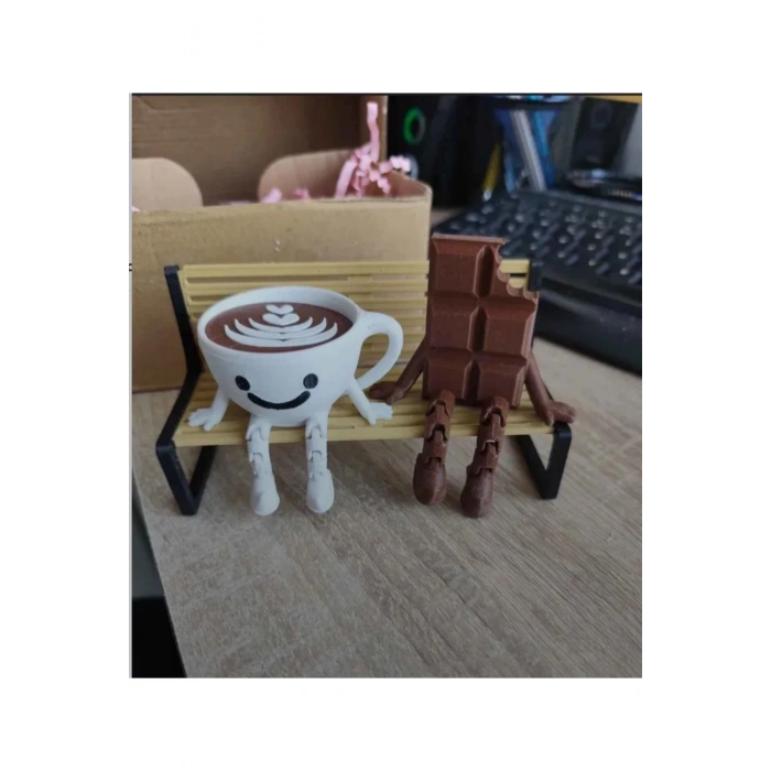 Çok Sevimli Bank Üzerinde Çikolata Ve Espresso Biblo Seti / 3lü Dekoratif Figür Hediyelik Çeyizlik