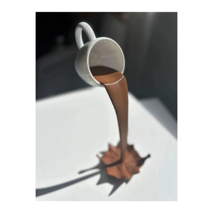 Eco Lounge Dökülen Kahve Figürü 20 cm – Coffee Corner Masaüstü Dekor