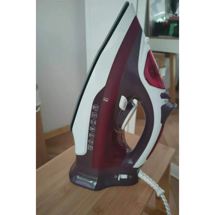 Modern Tasarım 2200w Dayanıklı Buharlı Seramik Kaplama Ütü