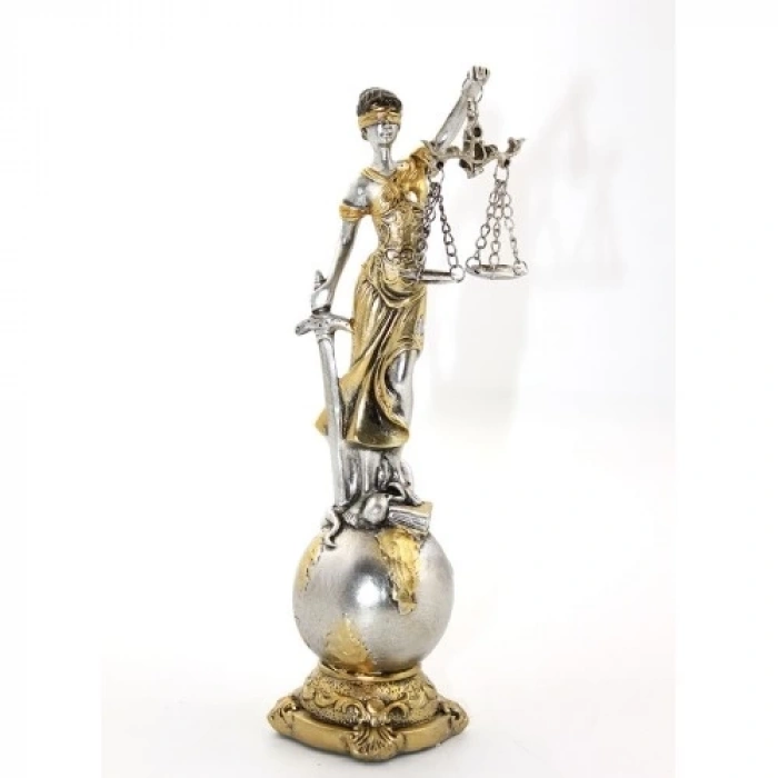 Polyester Adalet Figürü