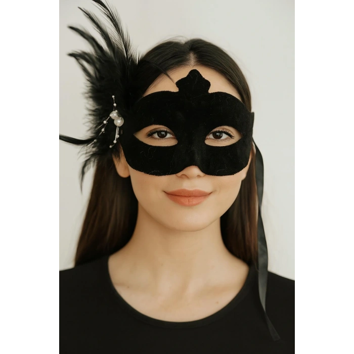 Siyah Renk Yandan Tüylü Süet Kaplama Beyaz İncili Parti Maskesi 18X15 cm (5324)