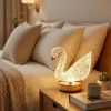 Kuğu Model Kristal LED Masa Lambası – Dokunmatik, 3 Renk Işık Modlu, Şarjlı Mini Dekoratif Gece Lambası (5324)