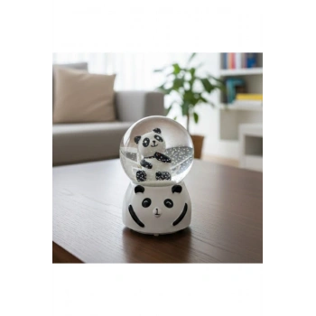 Pilli Işıkl�� Müzikli Kar Küresi–Sevimli Panda Figürlü Eğlenceli Masaüstü Biblo, LED Aydınlatmalı De