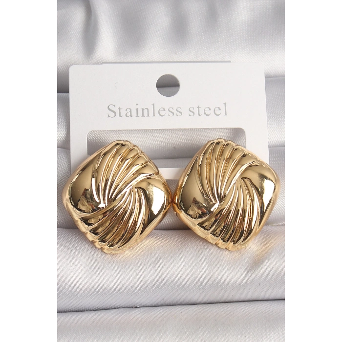 Pirinç Gold Renk İşlemeli Kare Model Kadın Küpe