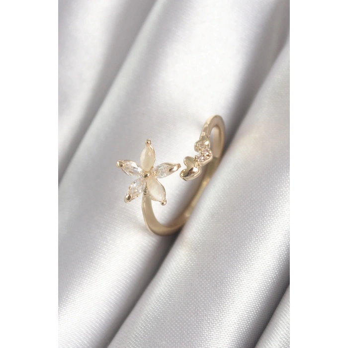 Pirinç Gold Renk Zirkon Taşlı Çiçek Model Kalp Detay Kadın Yüzük