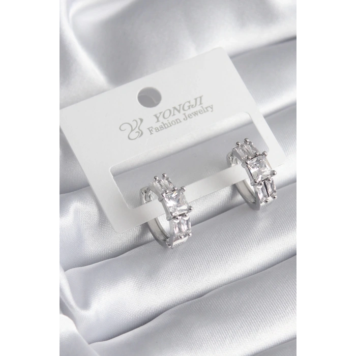 Pirinç Gümüş Renk Kare Zirkon Taşlı Kadın Küpe