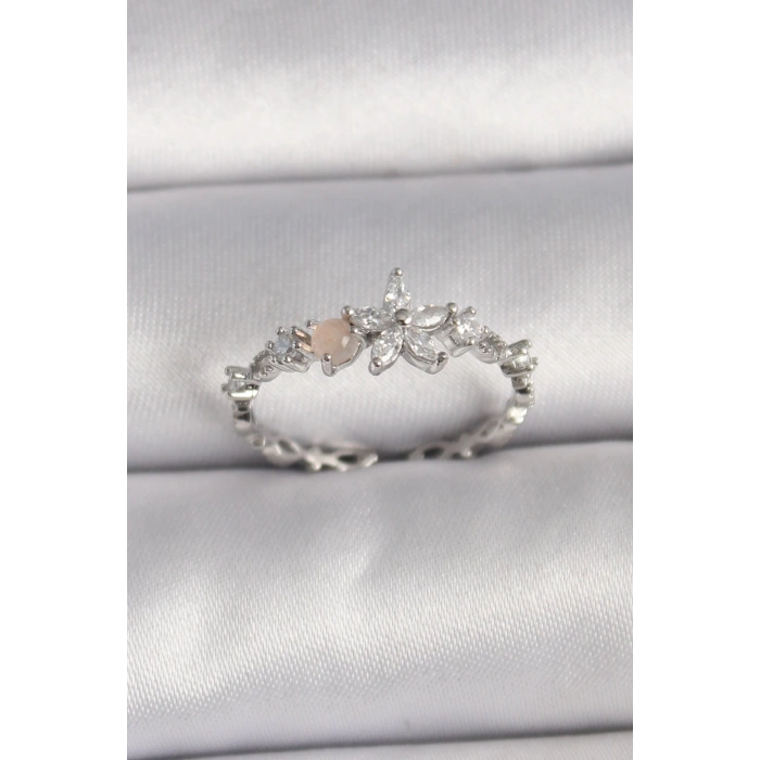 Pirinç Gümüş Renk Zirkon Taşlı Çiçek Model Ayarlanabilir Yüzük