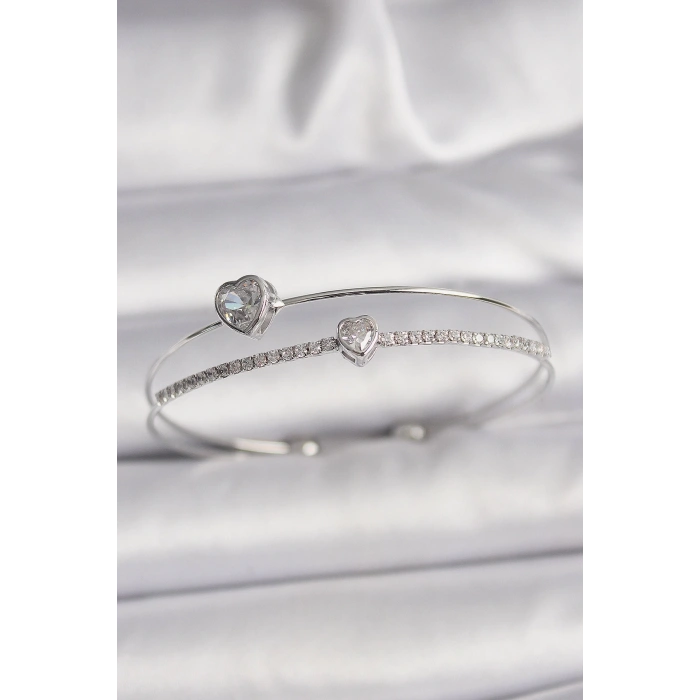 Pirinç Gümüş Renk Zirkon Taşlı Kalp Model Kadın Bileklik