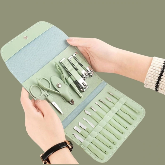 Kendiliğininden Çantalı Seyahat Tipi 16 Parça Manikür Pedikür Seti (5047)