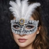 Mey İthalat® Lüks Gümüş Tüylü Taşlı Balo Maskesi