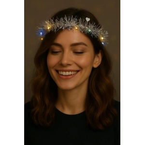 Kalp Püsküllü Gece Parıltısı 3 Modlu LED&#39;li Işıklı Taç Gümüş Renk