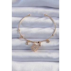 Pirinç Altın Renk Zirkon Taşlı Yonca Model Charm Bileklik