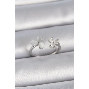 Pirinç Gümüş Renk Ayarlanabilir Zirkon Taşlı Beyaz Mineli Kalp Model Kadın Yüzük