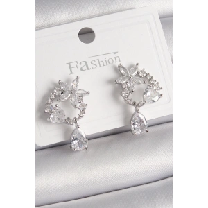 Pirinç Gümüş Renk Zirkon Taşlı Çiçek Model Sallantı Damla Detay Kadın Küpe