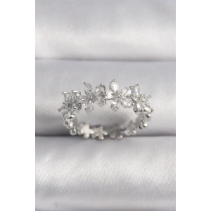 Pirinç Gümüş Renk Zirkon Taşlı Çiçek Model VIP Seri Kadın Yüzük