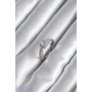 Pirinç Gümüş Renk Zirkon Taşlı Kadın Yüzük