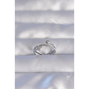 Pirinç Gümüş Renk Zirkon Taşlı Kalpli Model Ayarlanabilir Yüzük