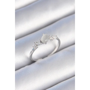 Pirinç Gümüş Renk Zirkon Taşlı Oval Beyaz Mineli Kadın Yüzük