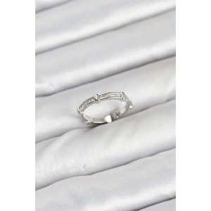 Pirinç Gümüş Renk Kemik Model Zirkon Taşlı Kadın Yüzük