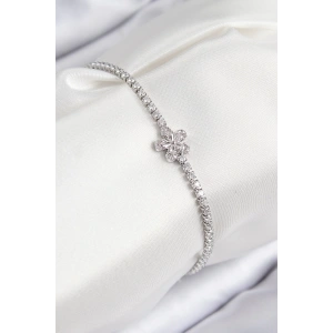 Pirinç Zirkon Taşlı Çiçek Model Gümüş Renk Kadın Bileklik