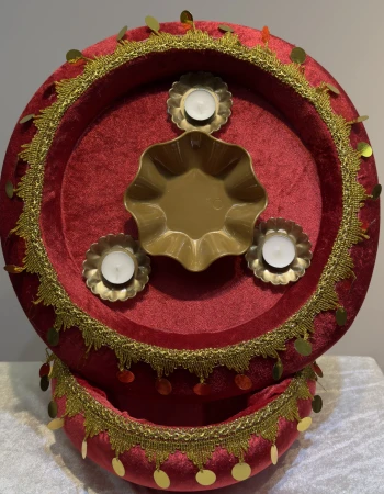 Üç Mumlu Kadife Tepsi Ve Sepet