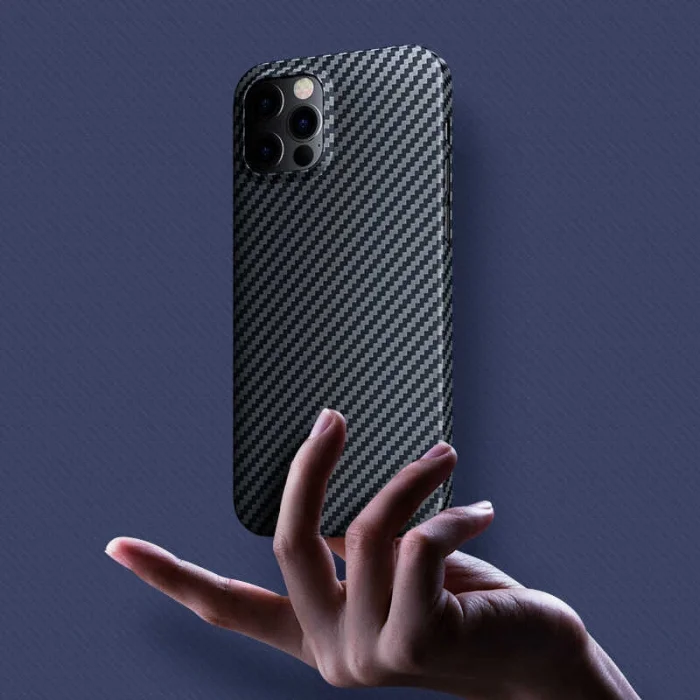 Apple iPhone 12 Pro Max Kılıf Benks Aramid Karbon Kapak