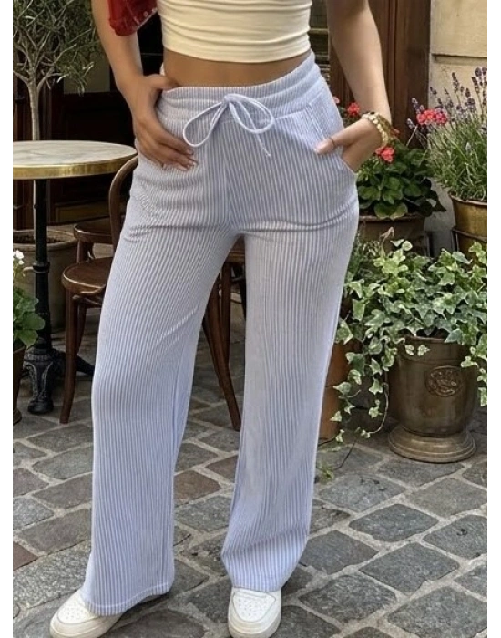 Açık Mavi Su Yolu Çizgili Rahat Kesim Cepli Pantolon – Gün Boyu Konfor ve Şıklık Arada