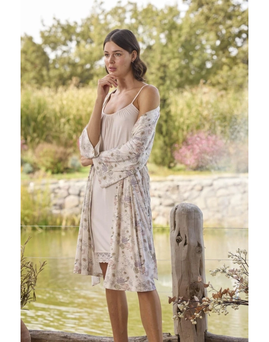 Bicomi Çiçek Desenli ve Dantelli Sabahlık Takımı