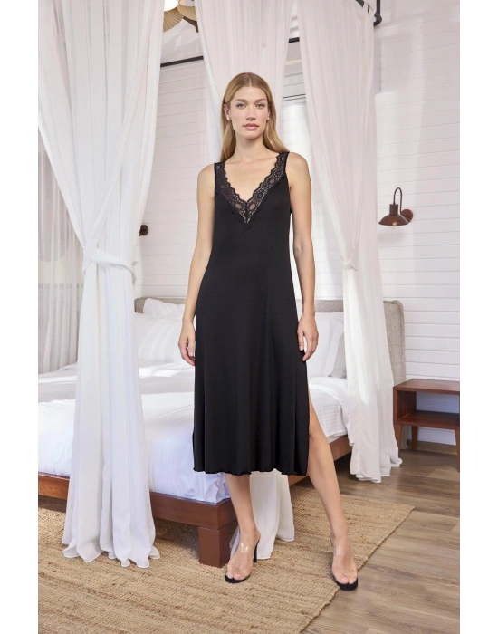 Bicomi Göğüs ve Sırt Dekolteli Dantelli ve Yırtmaçlı Gecelik