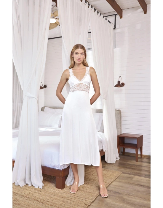 Bicomi Göğüs ve Sırt Dekolteli Dantelli ve Yırtmaçlı Saten Gecelik