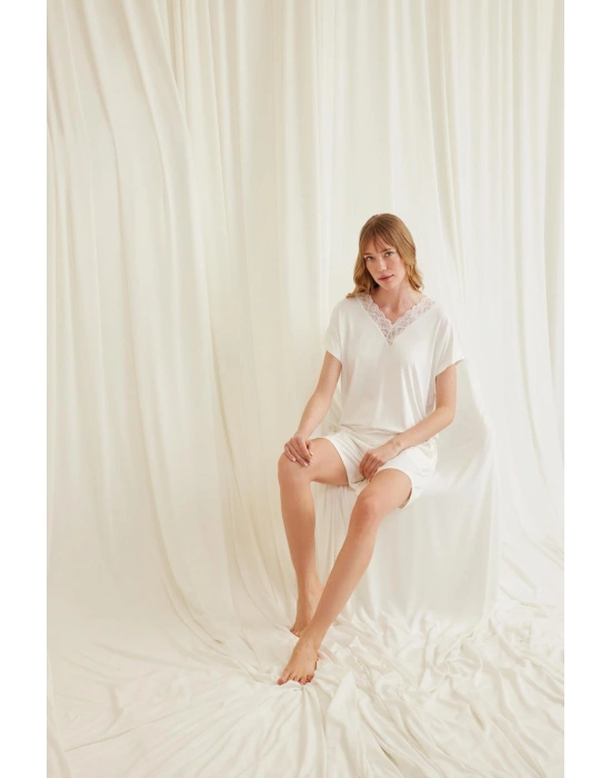 Bicomi Kısa Kollu Dantelli V Yaka Şort Takımı