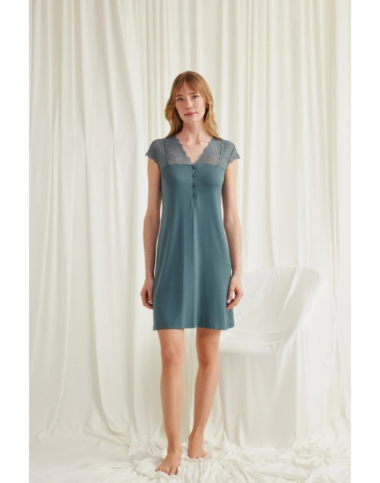 Bicomi Kolu Omzu ve Yakası Dantelli Önü Düğmeli Gecelik