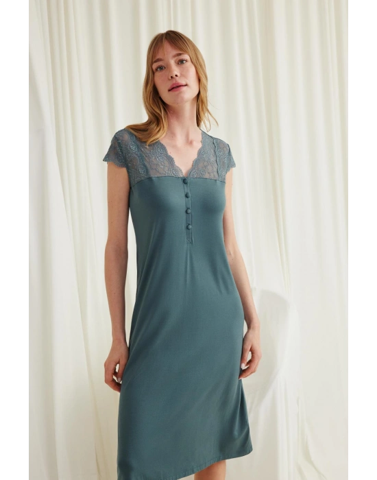 Bicomi Kolu Omzu ve Yakası Dantelli Önü Düğmeli Gecelik