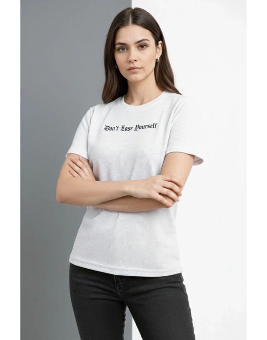 Kadın Wafıl Kumaş Tişört Regular Kalıp Bisiklet Yaka Baskılı Günlük Basic T-Shirt - Beyaz