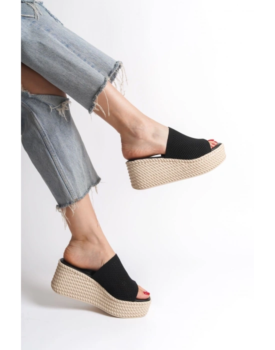 MARLA Dolgu Topuklu Ortopedik Taban Hasır Görünümlü Triko Kadın Terlik  TKT - Siyah