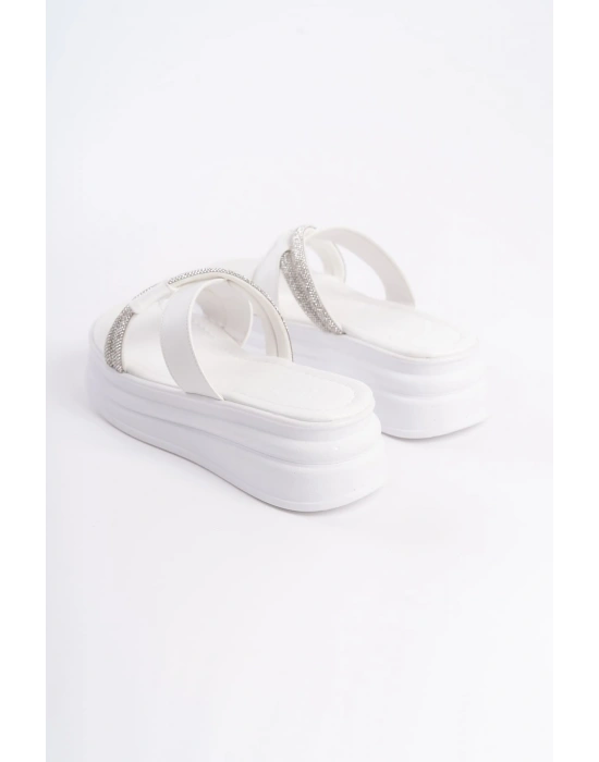 RUBY Düz Topuklu Taşlı Çapraz Şeritli Kalın ve Ortopedik Taban Kadın Terlik  CBT - Beyaz