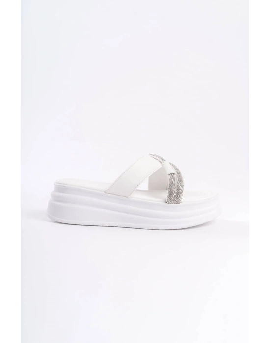 RUBY Düz Topuklu Taşlı Çapraz Şeritli Kalın ve Ortopedik Taban Kadın Terlik  CBT - Beyaz