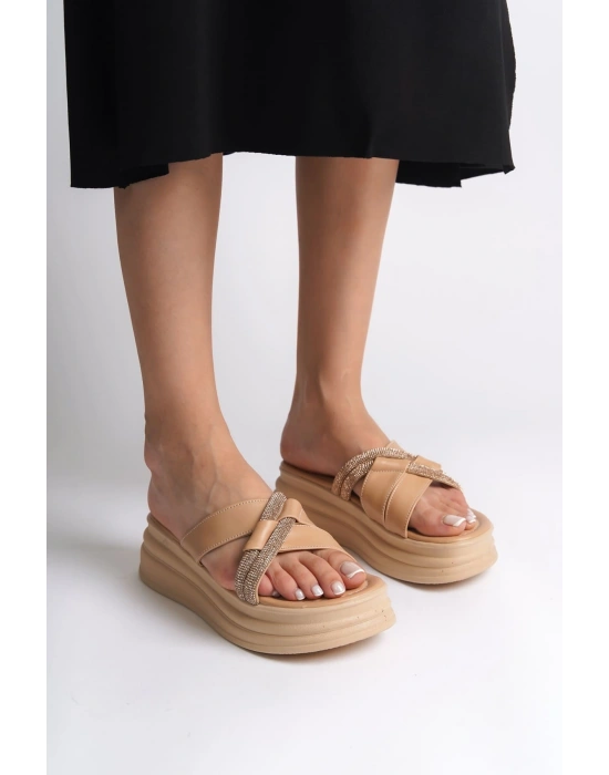 RUBY Düz Topuklu Taşlı Çapraz Şeritli Kalın ve Ortopedik Taban Kadın Terlik  CTT - Ten