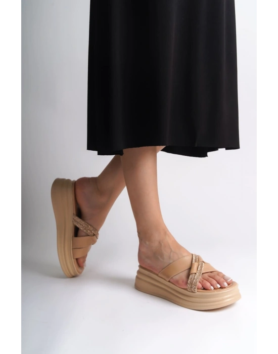 RUBY Düz Topuklu Taşlı Çapraz Şeritli Kalın ve Ortopedik Taban Kadın Terlik  CTT - Ten