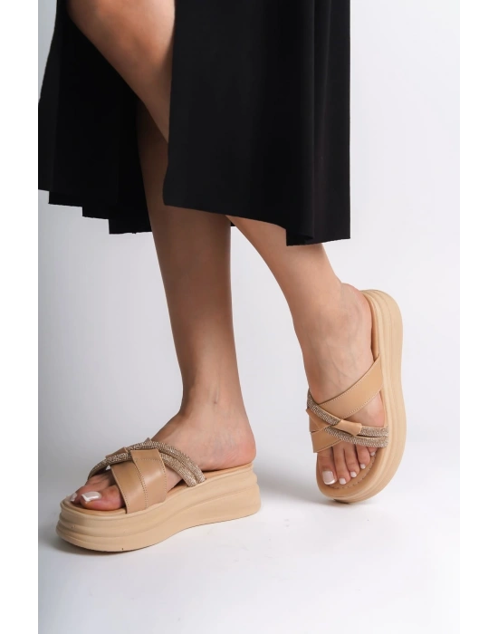 RUBY Düz Topuklu Taşlı Çapraz Şeritli Kalın ve Ortopedik Taban Kadın Terlik  CTT - Ten