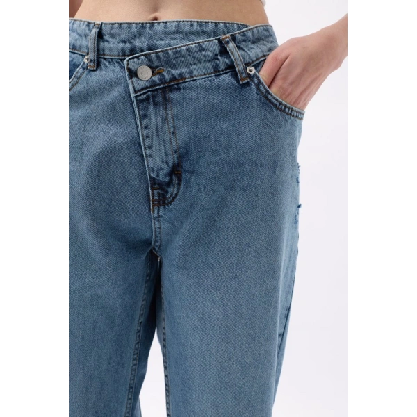 Biçomi Asimetrik Bel Paça Yırtmaçlı Jean